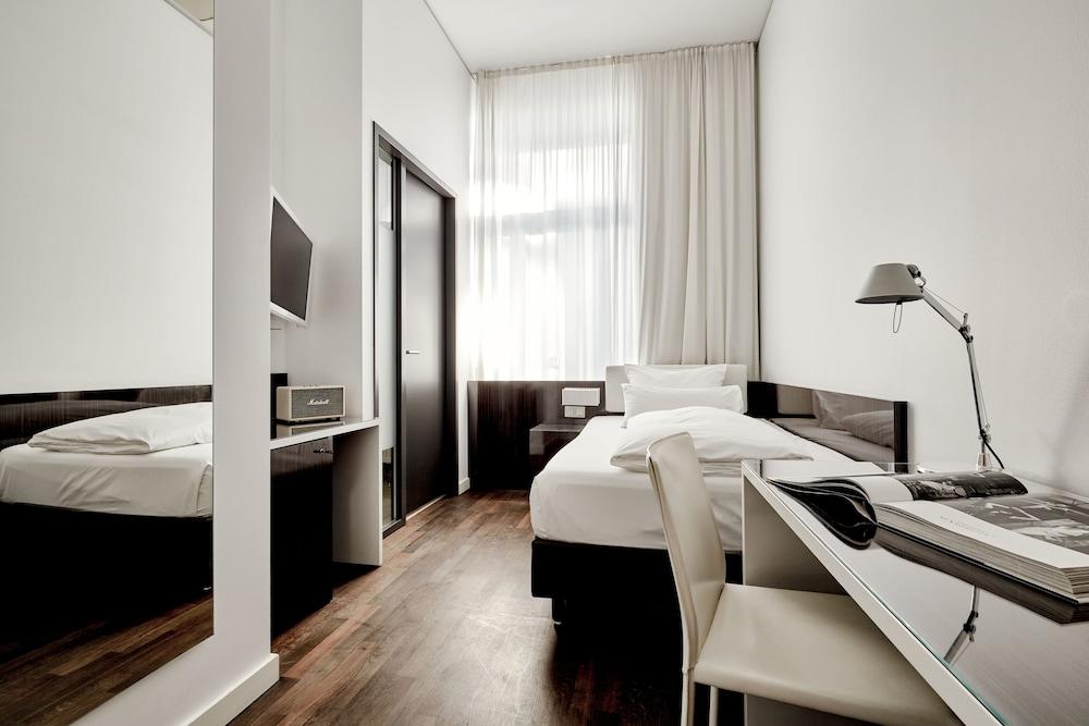 The Pure, Frankfurt, A Member Of Design Hotels Frankfurt am Main Bagian luar foto