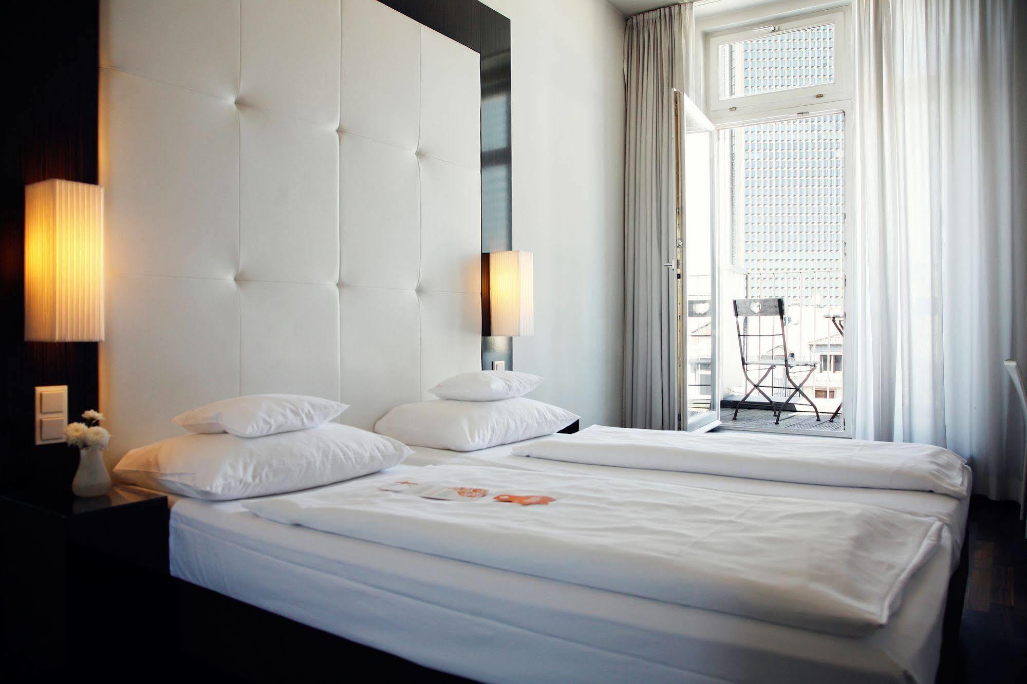 The Pure, Frankfurt, A Member Of Design Hotels Frankfurt am Main Bagian luar foto